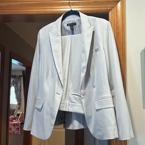 Off white 2 piece pantsuit